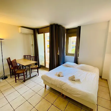 Graziella 326 아파트